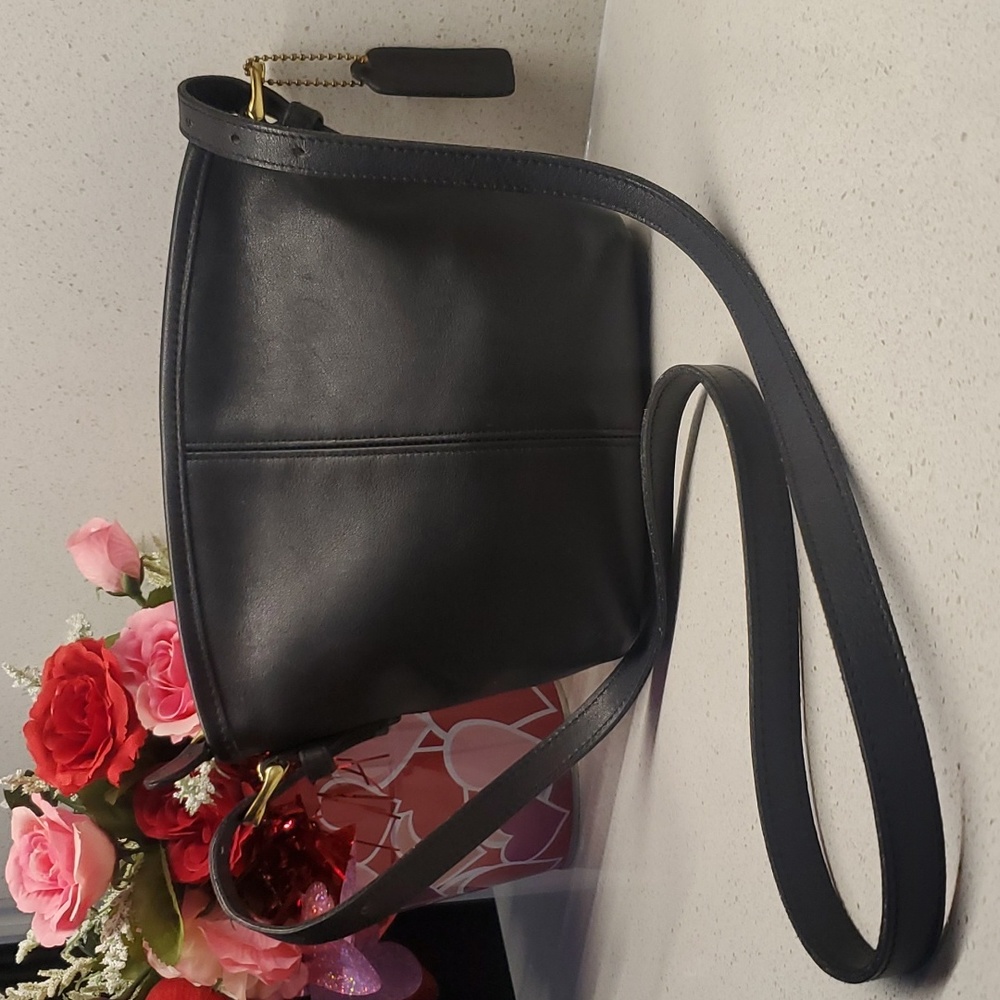 USA 🇺🇸  Vintage COACH leather crossbody